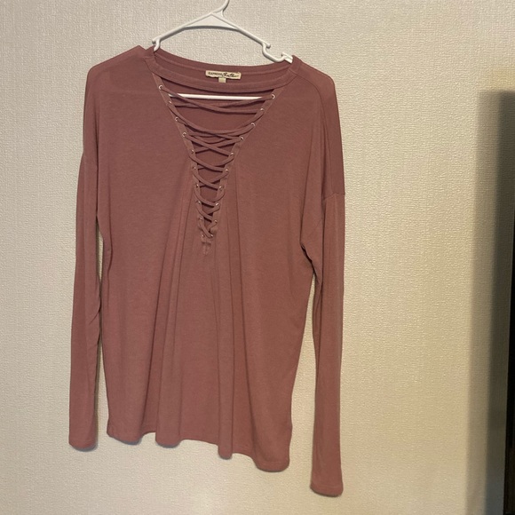 Express One Eleven Lace Up V Neck Top - Picture 3 of 7